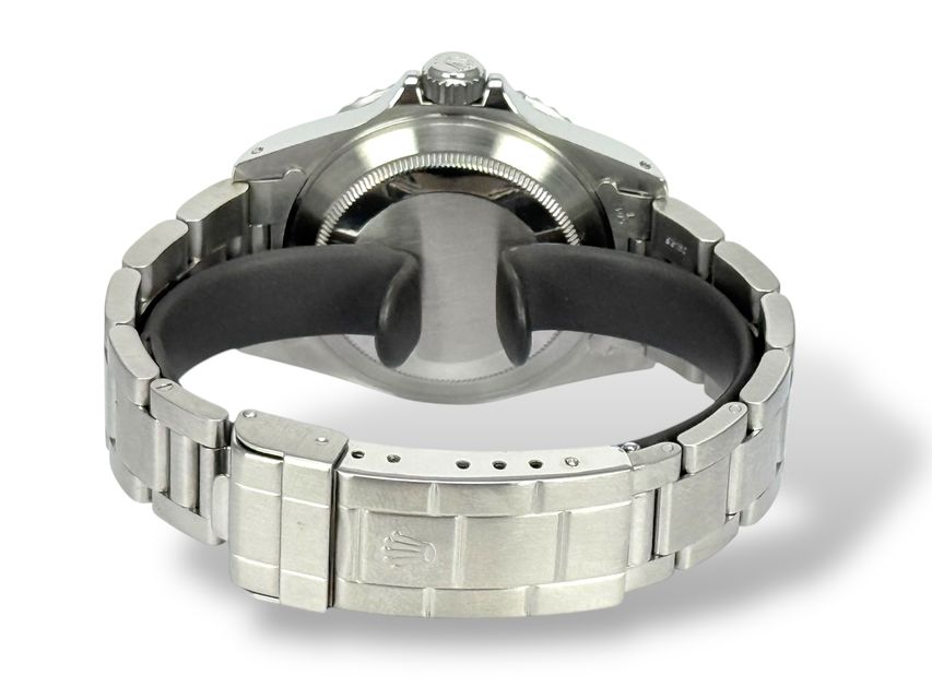 Rolex Submariner 14060M - 4 Liner Image 4
